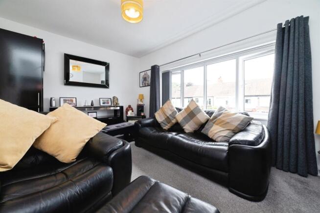 1 bed Flat for sale Image 4