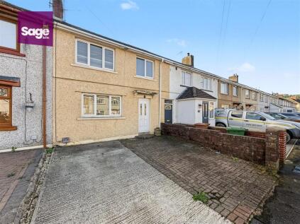 Ty Isaf Park Avenue, Risca, Newport