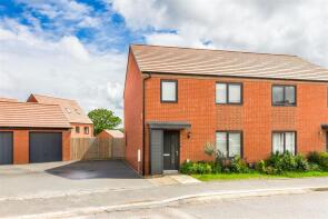 38, Fitzhugh Rise, Wellingborough NN8 6BU