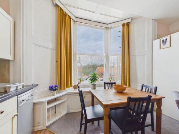 2 bed Flat for sale Image 3