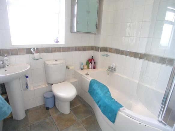 MODERN BATHROOM