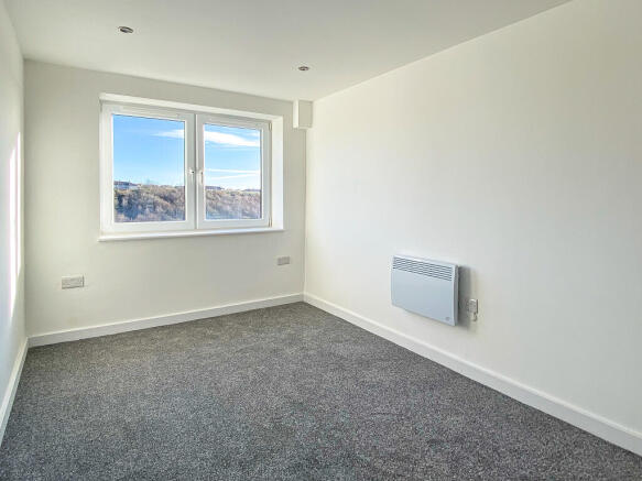 2 bed Apartment to rent Image 4