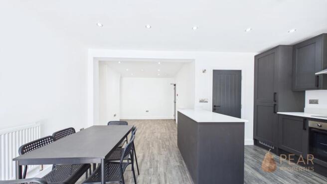 Kitchen / Dining Area