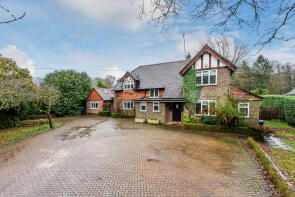 Chestnut Bend, Grub Street, Oxted RH8 0SH
