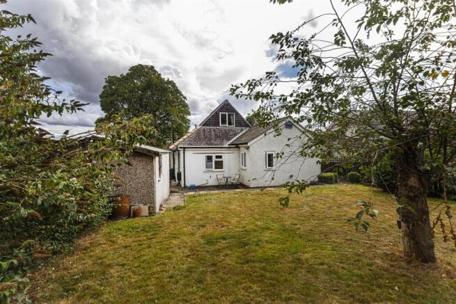 4 bed Detached Bungalow for sale Image 4
