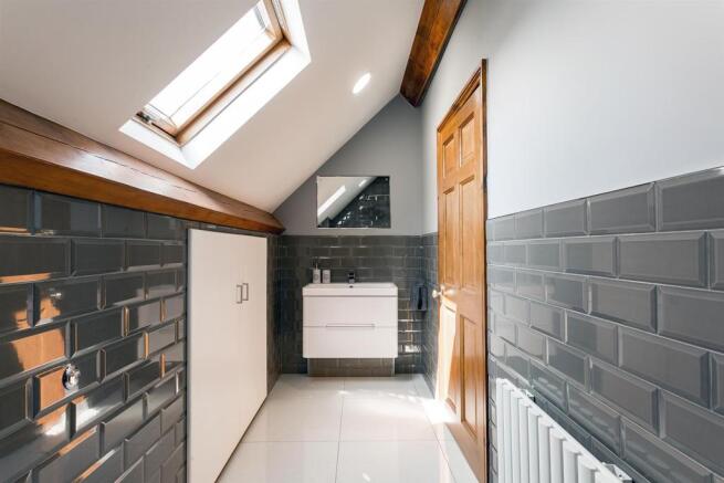 ensuite.jpg