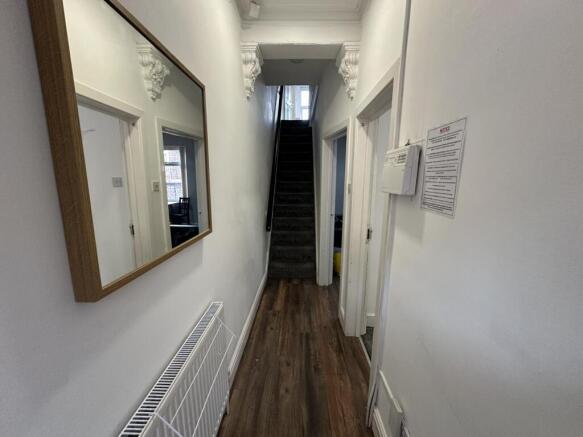 30es.hall.JPG