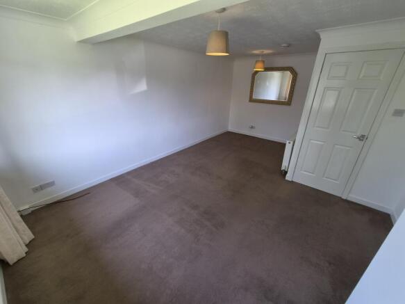 Earlston Crescent, Carnbroe, Coatbridge, North Lanarkshire photo 4