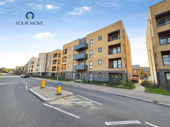 2-bed flat on Tiltman Avenue, Greenhithe, Kent, DA9, £300,000