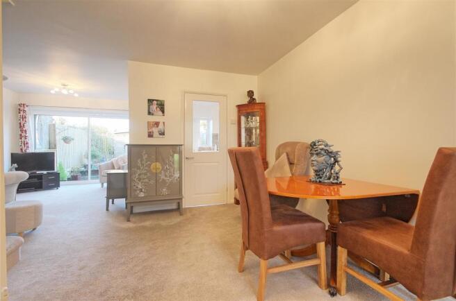 LIVING/DINING ROOM