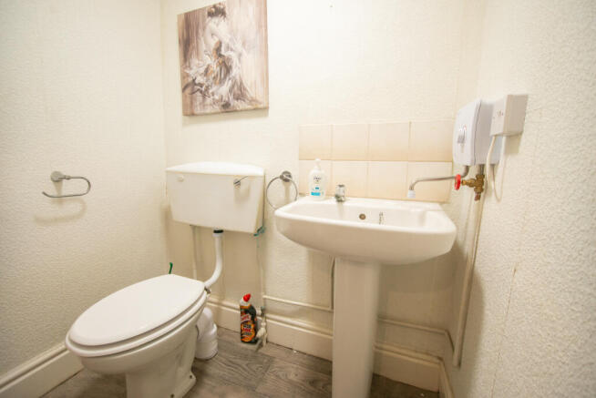 2 bed Flat to rent Image 7