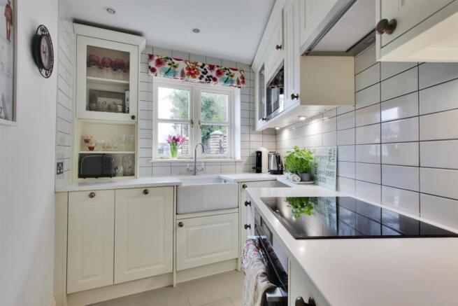Kitchen 2.jpg