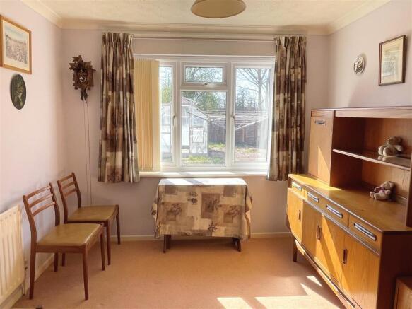 Dining Room 1.JPG