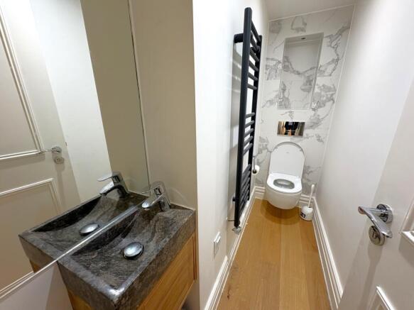 Cloakroom/wc