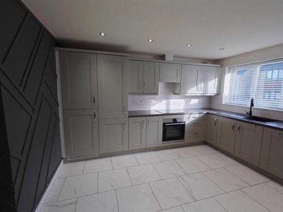 OPEN PLAN DINING KITCHEN