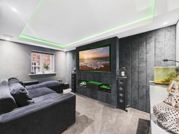 4 bed Detached for sale Image 10