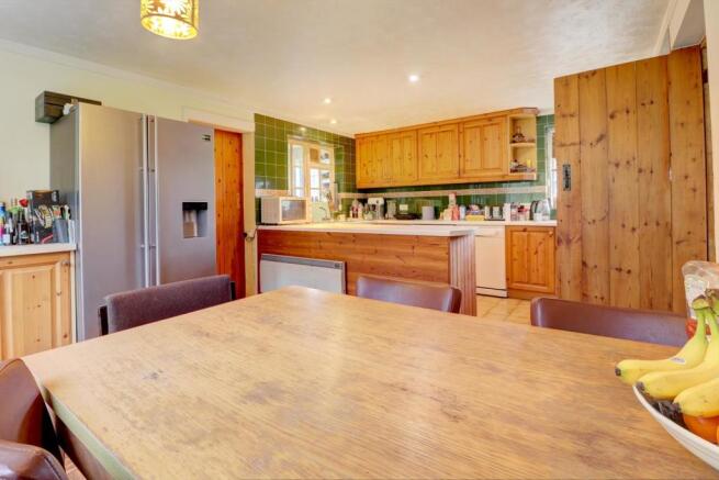 Kitchen Dining.jpg