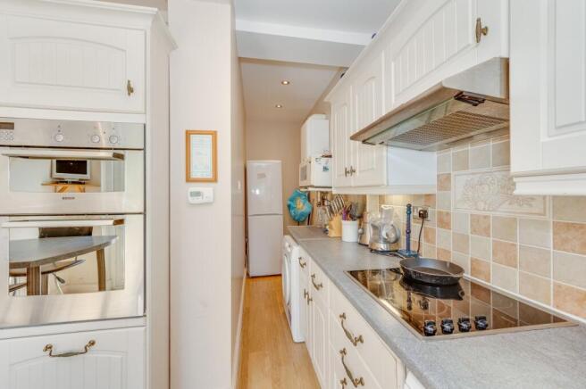 3 bed Semi-Detached for sale Image 6