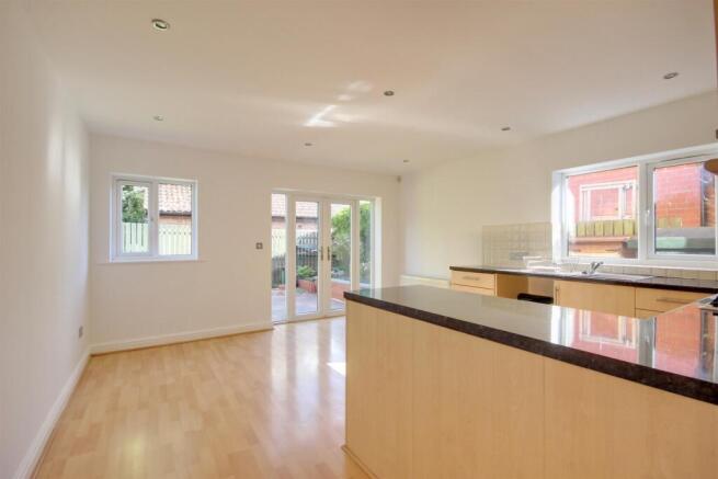 Kitchen1.jpg