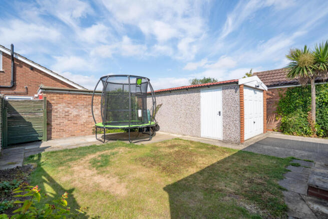 2 bed Semi-Detached Bungalow for sale Image 12