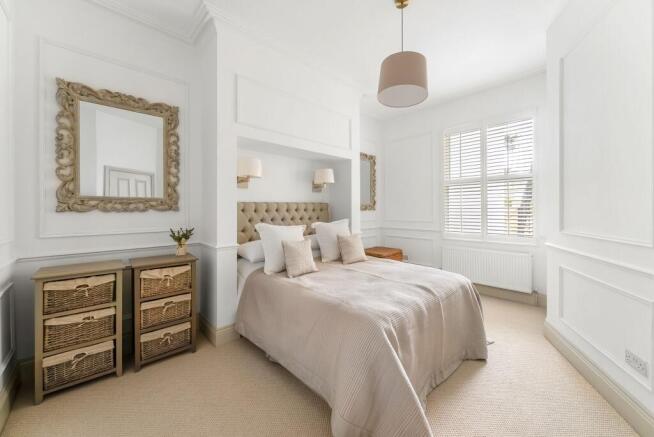 3 bed Flat for sale Image 5