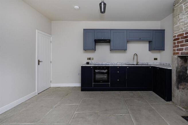 2 bed Terraced for sale Image 6