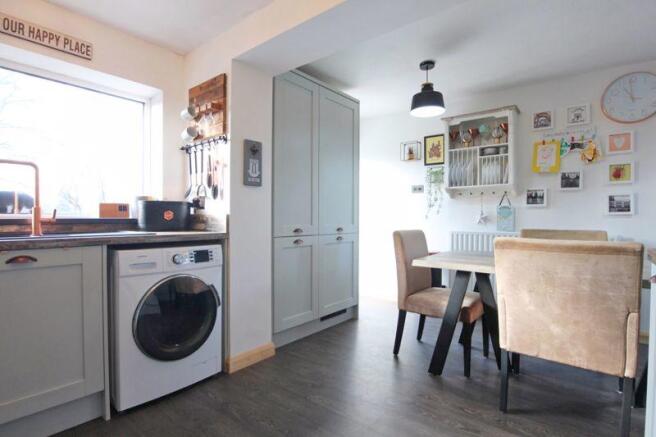 Kitchen/Dining...