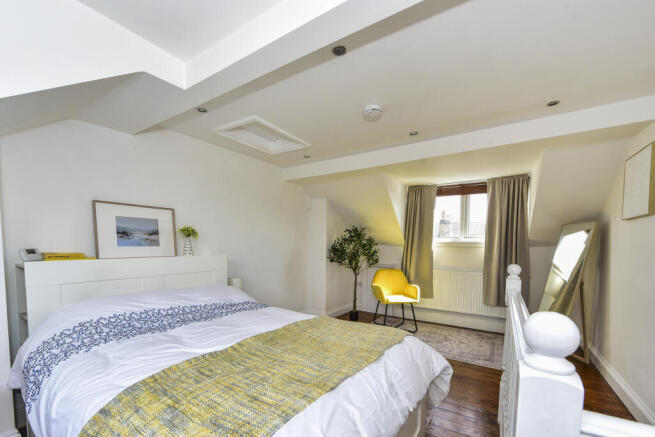 3 bed Terraced for sale Image 9
