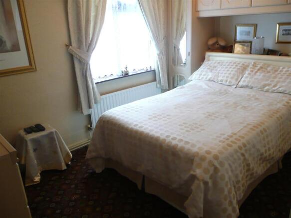 BEDROOM 2