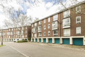 Flat 33, Hogarth Court, Fountain Drive, London SE19 1UY
