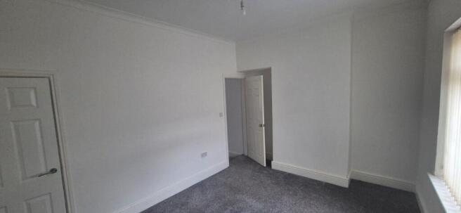 2 bed Terraced to rent Image 7