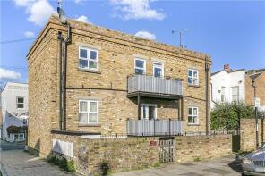 Flat 2, 33 35, Linom Road, London SW4 7PB