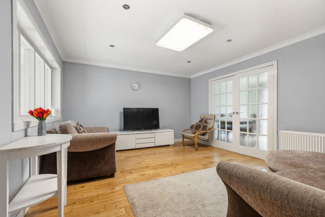 Walton Avenue, Newton Mearns photo 4