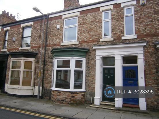 2 bed Terraced to rent Image 3