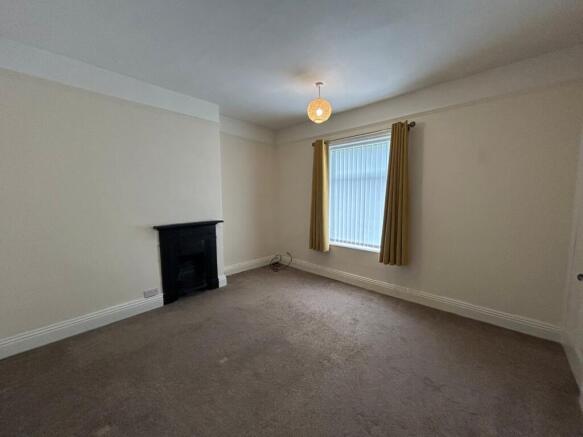2 bed Terraced to rent Image 12