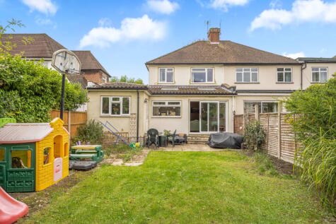Grosvenor Road, Staines-upon-Thames, TW18