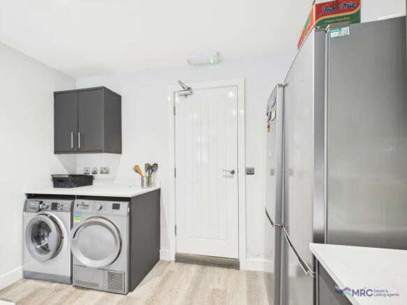 1 bed House Share to rent Image 4