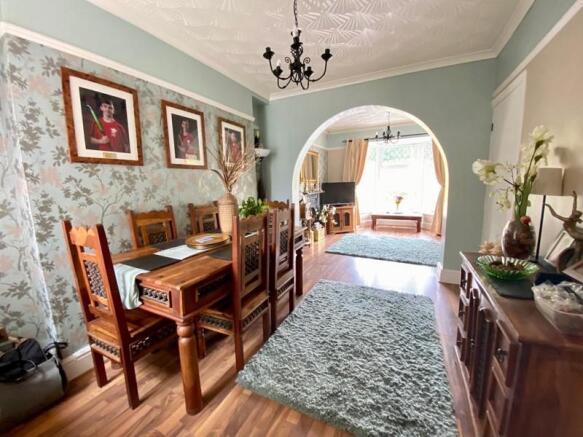 Lounge/Dining Room