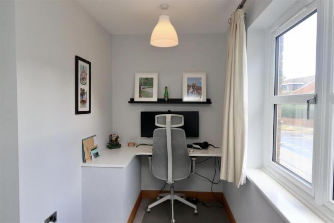 3 bed Terraced for sale Image 12