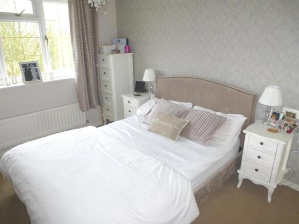 Bed1.JPG