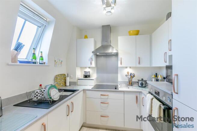 2 bed Apartment for sale Image 5