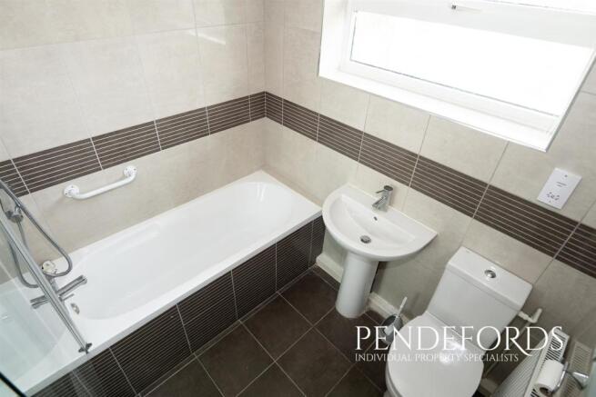Bathroom 1.jpg