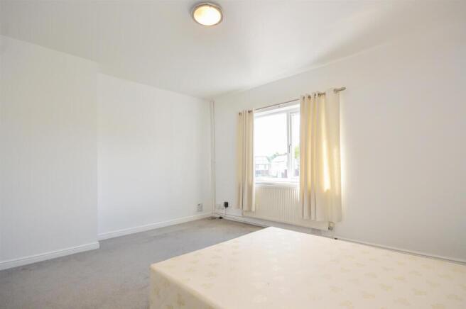 3 bed Flat for sale Image 5