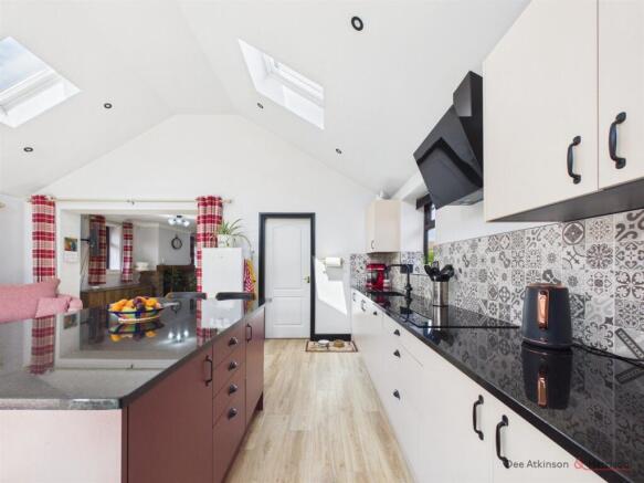 2 bed Detached Bungalow for sale Image 10