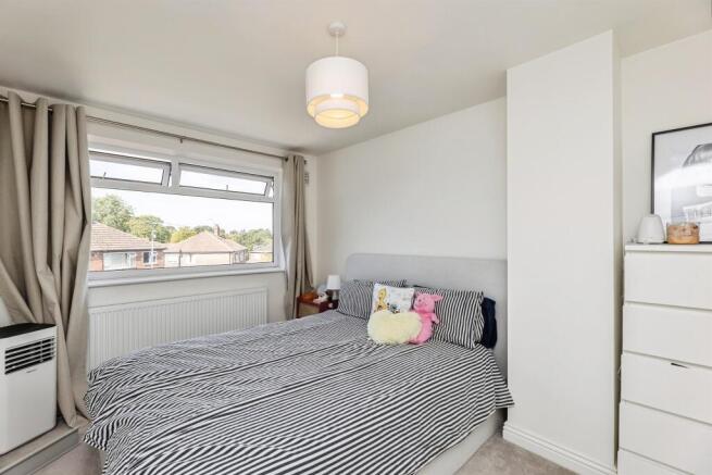 3 bed Semi-Detached for sale Image 9