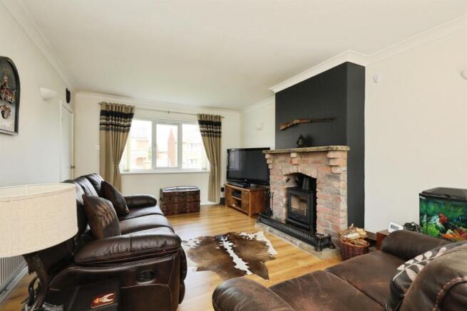 3 bed Semi-Detached for sale Image 7