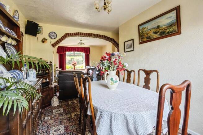 3 bed Semi-Detached for sale Image 4