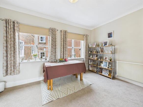 2 bed Retirement Property for sale Image 4