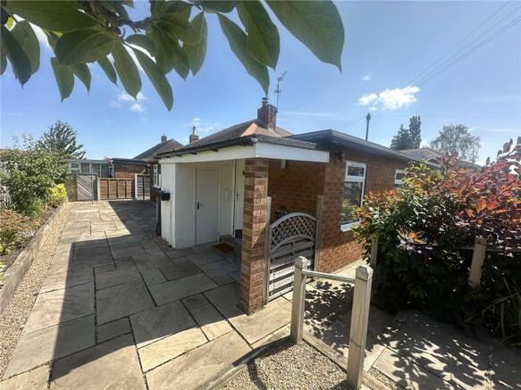 2 bed Detached Bungalow to rent Image 4