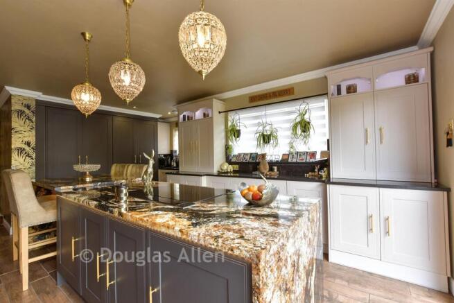 Lounge/ Kitchen/ Dining Room